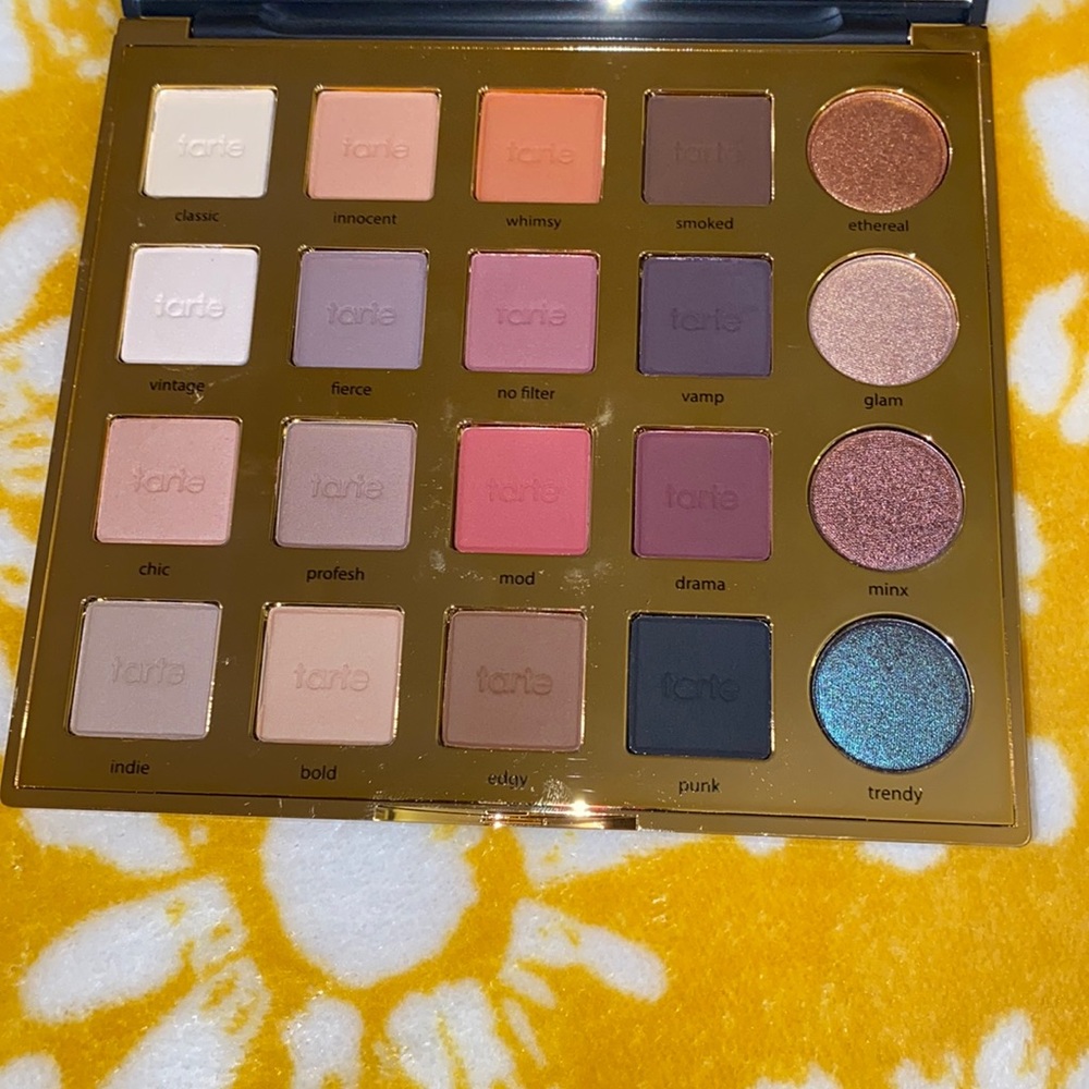 Tartest Pro Amazonian clay palette. New. Beautiful colors. Never used.